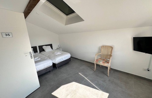 Satolas-et-Bonce Apartment | House 30 With 5 Bedrooms Lechaffardcom