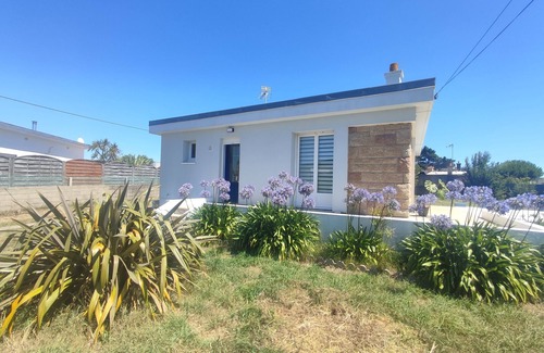 Le Fort Bloque House | House 300 metres from Fort-Bloqué beach