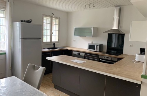 Denneville House | House 30m from the Beach - 11 to 15 Pers - sea view from floor - Dogs Allowed