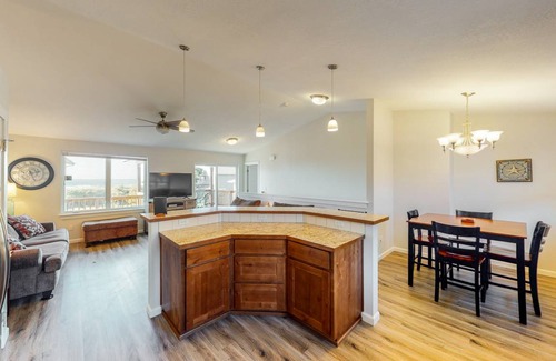 Gold Beach House | House ∙ 4 bedrooms ∙ 10 guests