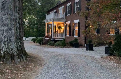 Mount Vernon House | House ∙ 4 bedrooms ∙ 16 guests