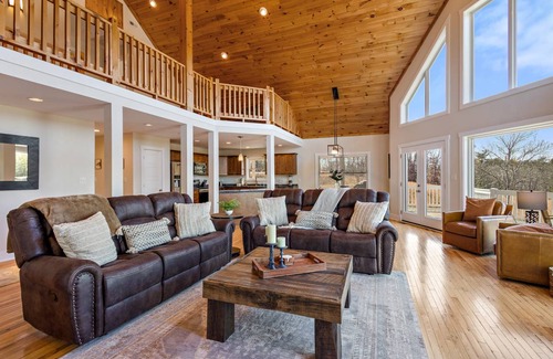 Morganton House | House ∙ 4 bedrooms ∙ 10 guests