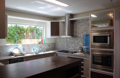 Morro das Pedras House | HOUSE 4 SUITES, IN CLOSED CONDO, FRONT SEA,