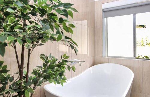 Tea Gardens House | House ∙ 5 bedrooms ∙ 9 guests