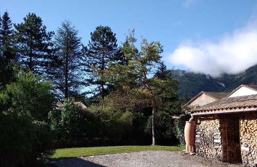 Die Villa | House 5 bedrooms / 9 places in a quiet area 5 minutes walk from the SNCF train station and the city center