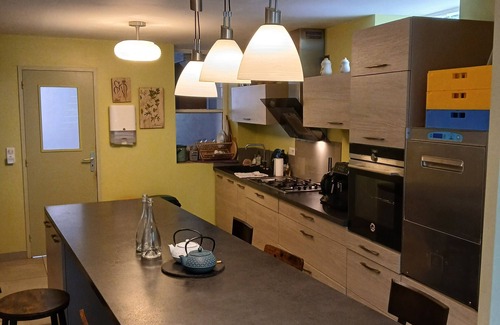 Gan House | House 6 BR, 18 beds, pool, massages, yoga, park, mountain views, serene retreat