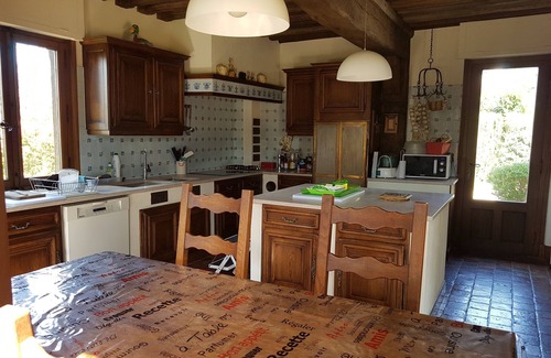 Touques House | House 6 minutes from DEAUVILLE - enclosed garden, great hotel services.