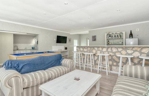 Struisbaai House | House ∙ 7 bedrooms ∙ 14 guests