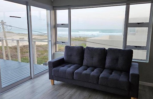 Struisbaai House | House ∙ 7 bedrooms ∙ 14 guests