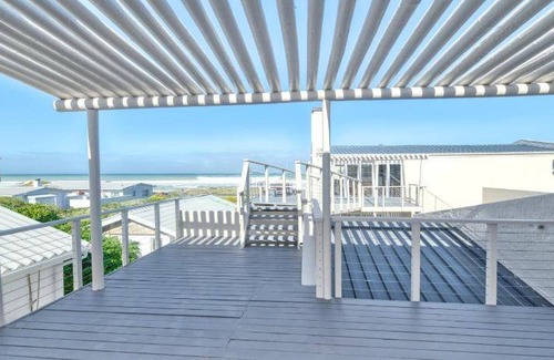 Struisbaai House | House ∙ 7 bedrooms ∙ 14 guests
