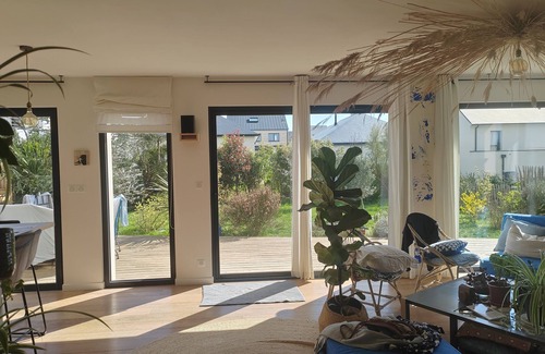 Saint-Pair-sur-Mer House | House 7 pers, Saint-Pair sur mer, 15mn walk to the beach, free bus, garden