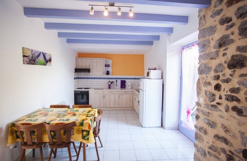 Montreal House | HOUSE 7 - Terrace, garden furniture, beautiful view, swimming pool, summer entertainment