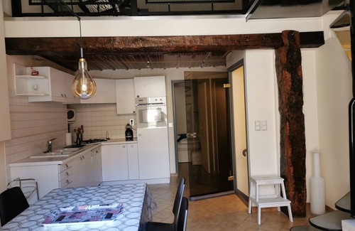 Cahors Old Town House | House 75m2 air-conditioned + garage, all comforts, located medieval center Cahors.