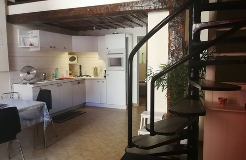 Cahors Old Town House | House 75m2 air-conditioned + garage, all comforts, located medieval center Cahors.