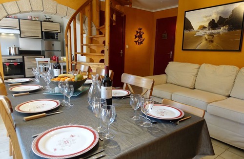 Locmaria House | House 8 people in quiet village with enclosed garden