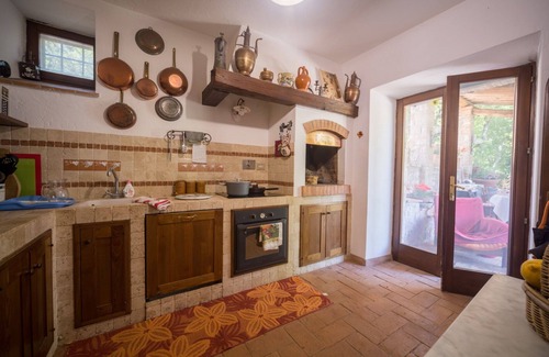 Avigliano Umbrio House | House among the oaks max 6 people