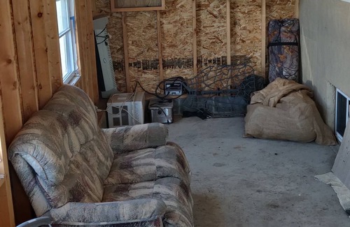 Stockton House | House and Hunting Lodge at Beautiful Webster Lake