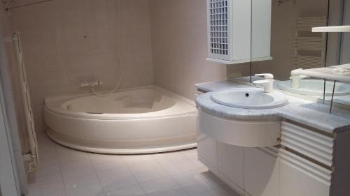 Abbazia House | House Angeli