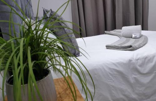 Jwaneng Bed & Breakfast | House At Eight