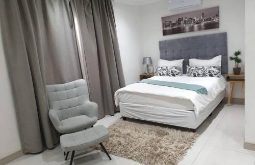 Jwaneng Bed & Breakfast | House At Eight
