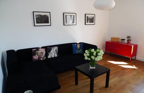 Vaulx En Velin Village Apartment | House between countryside and city
