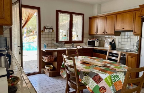 Speracedes Villa | House between sea and mountains, near Grasse, swimming pool & view to Cannes bay
