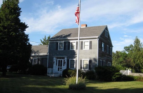 East Marion House | House by the Bay with Large In-ground Pool, Steps from Beach