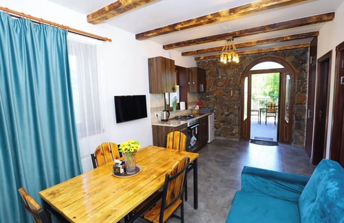 Aghavnadzor House | House by the river