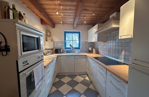 Thiessow House | House by the sea for a large family only 50 meters from the beach.