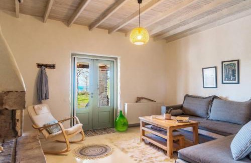 Molos Apartment | House by the Sea