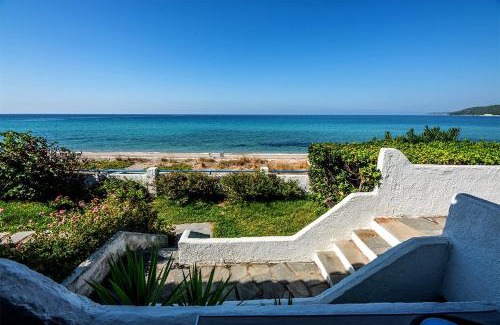Skala Fourkas House | House by the sea
