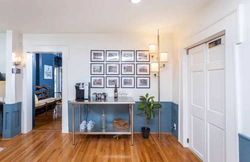 Harrisonburg House | House By the Side of the Road - By the Side Of the Road Inn and Cottages