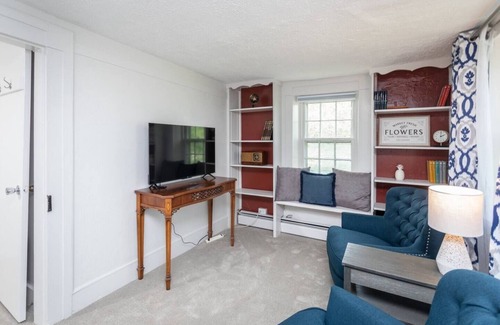 Harrisonburg House | House By the Side of the Road - By the Side Of the Road Inn and Cottages