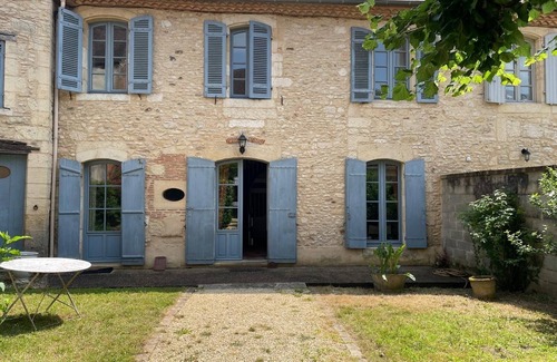 Le Bugue House | House center town, perigord noir, close to shops, quiet, garden