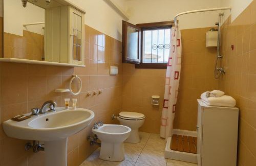 Sos Alinos House | House Clery - Appartamento con cortile a Sos Alinos