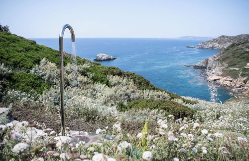 Sassari House | House directly on the cliffs