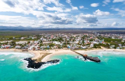 Puerto Villamil House | House