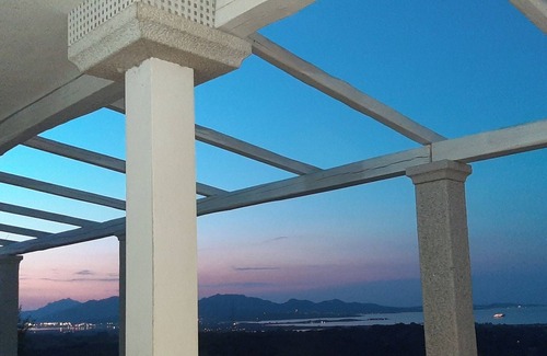 Tiriddo House | House Ely-Spectacular SEA VIEW and garden