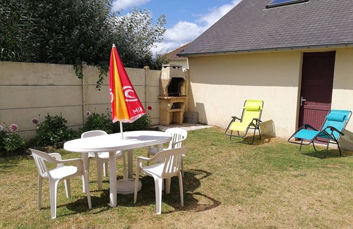 Asnelles House | House facing the sea, 50 m from supervised beach, 3 km from Arromanches