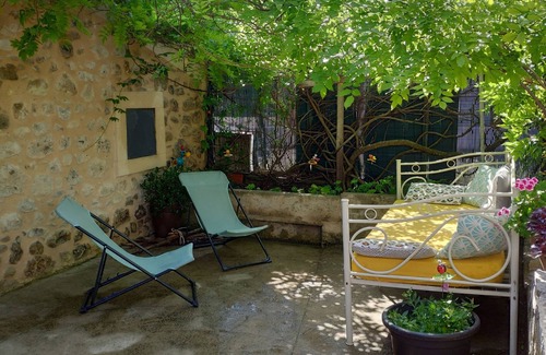 Sainte-Jalle House | house for 4 to 6 persons fenced garden