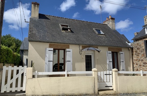 Perros-Guirec House | House for 5 peoples on the harbour.