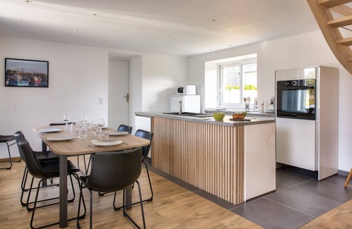 Penmarch Ski Chalet | House for 5 with Hoomy in Penmarch