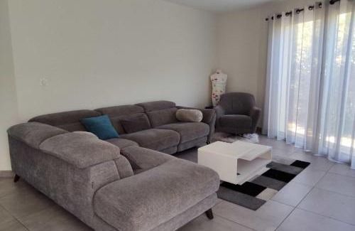 Leon House | House for 8 with private pool