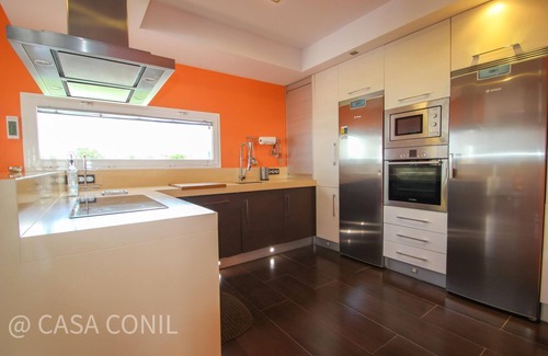 Conil de la Frontera House | House for 6-7 people with private pool, garden, barbeque area and wifi
