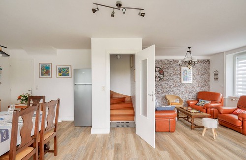 Plobannalec-Lesconil Ski Chalet | House for 6, Lesconil port and beach