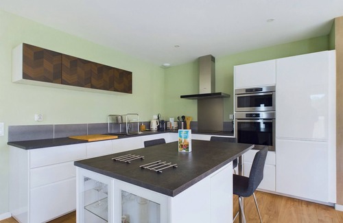 Saint-Hilaire-de-Riez Ski Chalet | House for 7 with a pool (6 adults maximum)