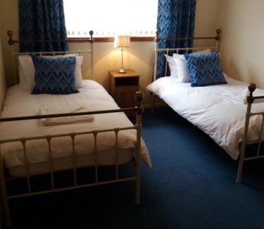Kilmarnock House | House for Groups & Contractors Kilmarnock