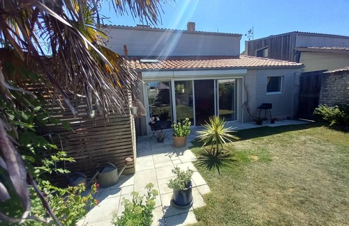 Aytre House | House