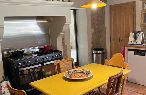 Saint-Paul-Trois-Chateaux Other | House of Nougat and Nine