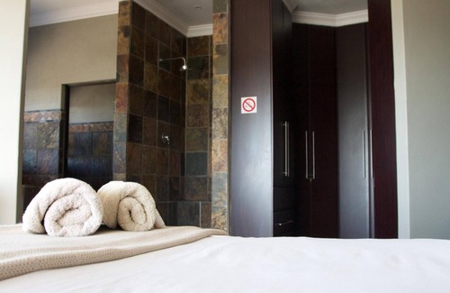Bluewater Bay House | House Haven Guesthouse
